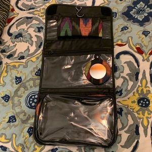 Billabong Hangable and Foldable Travel Case